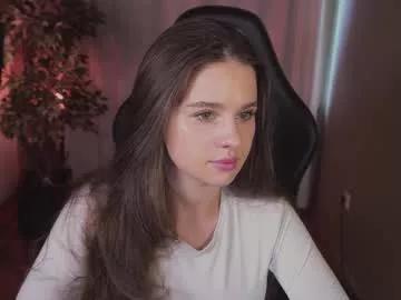 elliephant_ from Chaturbate