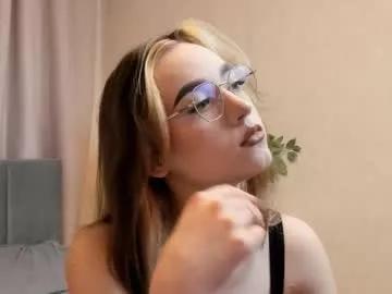 ellierosees from Chaturbate