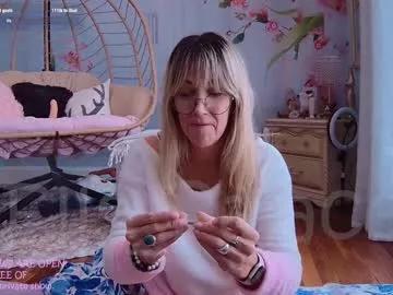 ells_palace from Chaturbate