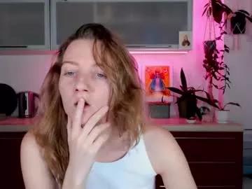 elly_helly from Chaturbate