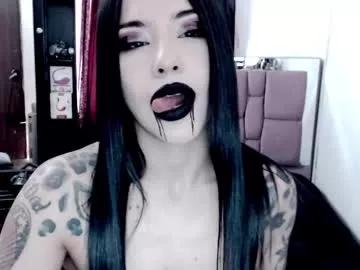emearld_black from Chaturbate