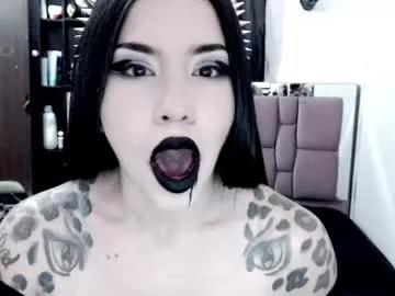 emearld_black from Chaturbate