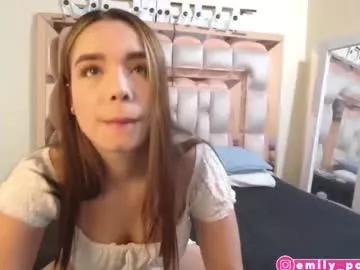 Discover our girls online shows and discover the company of countless livestreamers, with stunning shapes, sex toys and more.