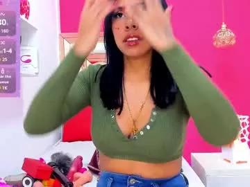 Discover our girls online shows and discover the company of countless livestreamers, with stunning shapes, sex toys and more.