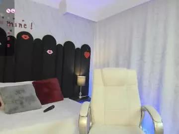 Discover our girls online shows and discover the company of countless livestreamers, with stunning shapes, sex toys and more.