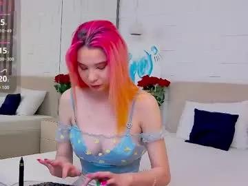 Discover our girls online shows and discover the company of countless livestreamers, with stunning shapes, sex toys and more.