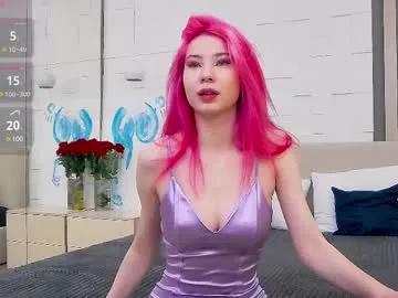 Discover our girls online shows and discover the company of countless livestreamers, with stunning shapes, sex toys and more.