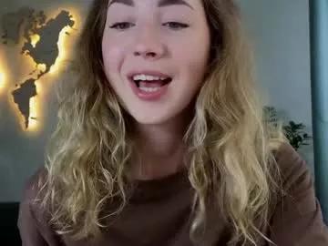 emmi_rosee from Chaturbate