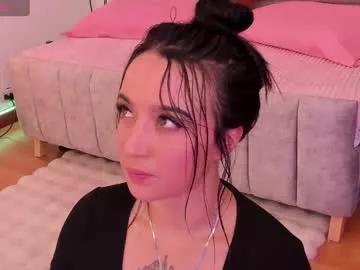 emmyevans1 from Chaturbate