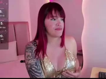 Discover our girls online shows and discover the company of countless livestreamers, with stunning shapes, sex toys and more.