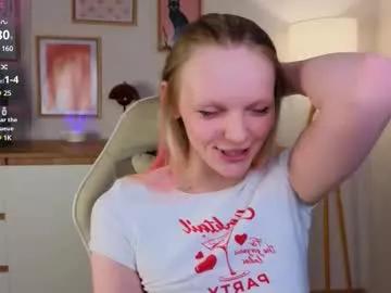Discover our girls online shows and discover the company of countless livestreamers, with stunning shapes, sex toys and more.