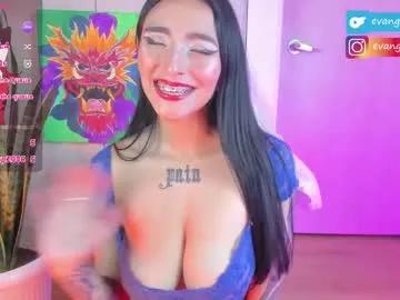 Discover our girls online shows and discover the company of countless livestreamers, with stunning shapes, sex toys and more.