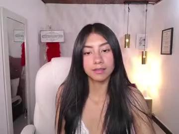evelyn_rose_tk from Chaturbate