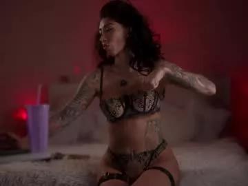 evelyne92 from Chaturbate