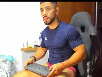 ezzio_scolaro from Chaturbate