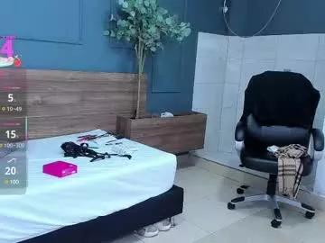 Discover our girls online shows and discover the company of countless livestreamers, with stunning shapes, sex toys and more.