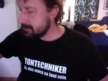 feetkissboy from Chaturbate