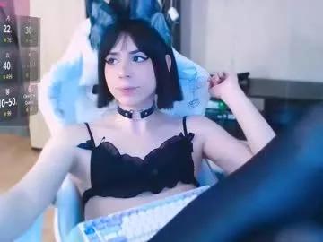 Discover our girls online shows and discover the company of countless livestreamers, with stunning shapes, sex toys and more.