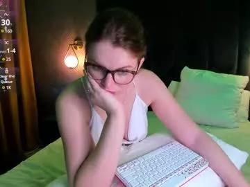 Discover our girls online shows and discover the company of countless livestreamers, with stunning shapes, sex toys and more.