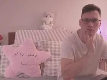 fluffy_hat from Chaturbate