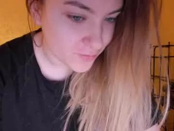 fluffyyummybuns from Chaturbate