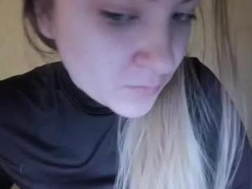 fluffyyummybuns from Chaturbate