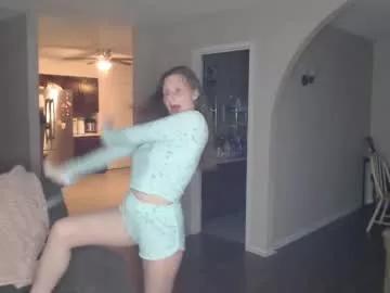 fuxfoyou from Chaturbate