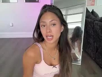 gigglygianni model from Chaturbate