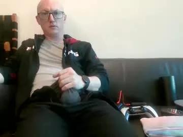 gingerbreaddan from Chaturbate