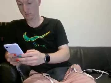 gingerbreaddan from Chaturbate