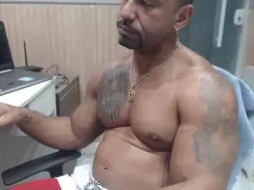 hebertgomes from Chaturbate