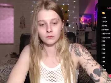 helenundersin from Chaturbate