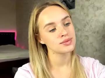 Hermiladziekan webcams show profile image 