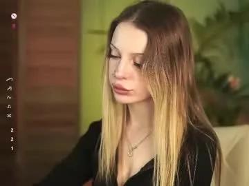 heyydoraa_ from Chaturbate