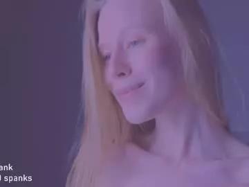 hihi_im_chloe from Chaturbate