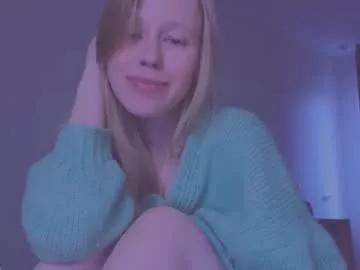 hihi_im_chloe from Chaturbate