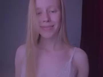 hihi_im_chloe from Chaturbate