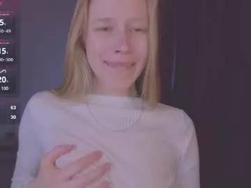 hihi_im_chloe from Chaturbate