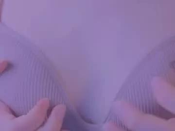 hihi_im_chloe from Chaturbate