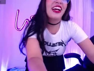 Discover our girls online shows and discover the company of countless livestreamers, with stunning shapes, sex toys and more.