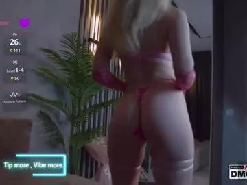 holl1would from Chaturbate