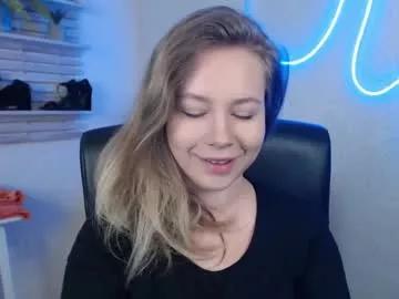 holly_bb95 from Chaturbate