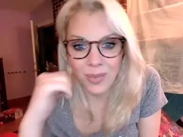 holly_bourbon from Chaturbate