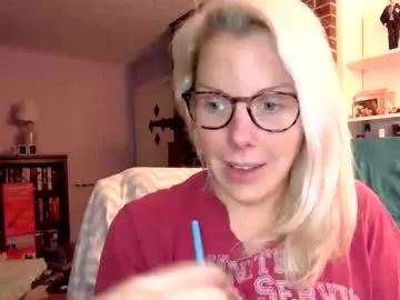 holly_bourbon from Chaturbate
