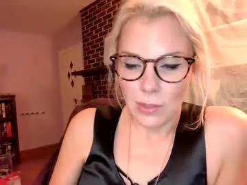 holly_bourbon from Chaturbate