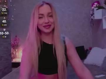 holly_molly8 from Chaturbate