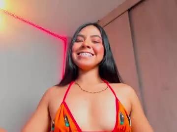 Discover our girls online shows and discover the company of countless livestreamers, with stunning shapes, sex toys and more.
