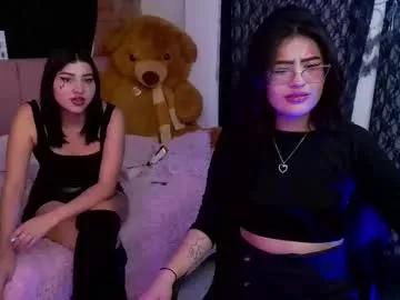 Discover our girls online shows and discover the company of countless livestreamers, with stunning shapes, sex toys and more.