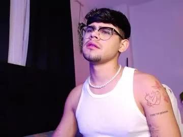 isaac_saenz from Chaturbate