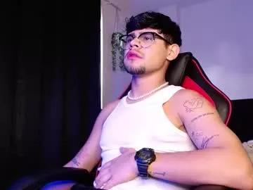 isaac_saenz from Chaturbate